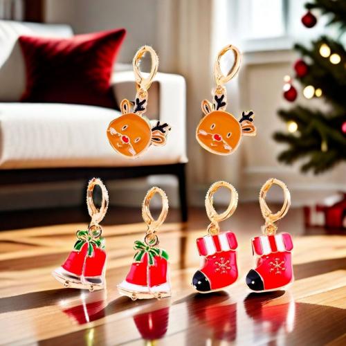 Pendientes de Navidad, aleación de zinc, chapado en color dorado, Diferente forma para la elección & Diseño de Navidad & para mujer & esmalte, más colores para la opción, Vendido por Par