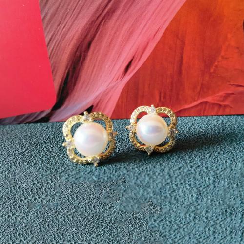 Brass Stud Earring, with Plastic Pearl, fashion jewelry & for woman & with rhinestone, golden 