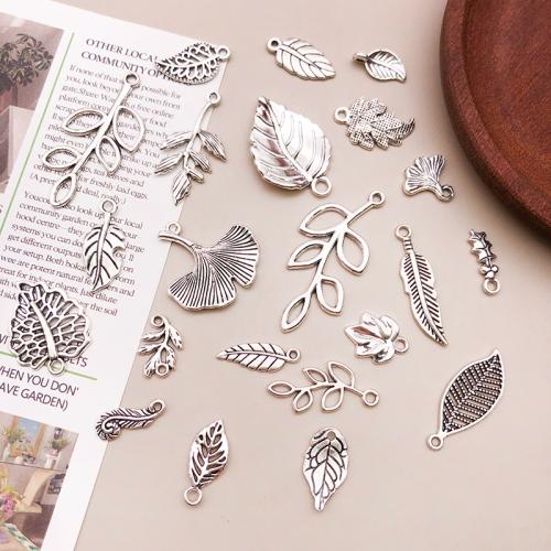 Pendentifs feuilles en alliage de zinc , DIY & styles différents pour le choix, Vendu par PC