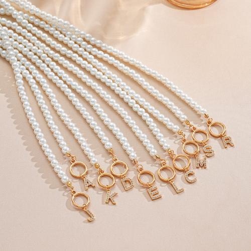 Collier de perles en plastique, alliage de zinc, avec perle de plastique, modèles différents pour le choix & pour femme & avec strass, blanc, Vendu par PC