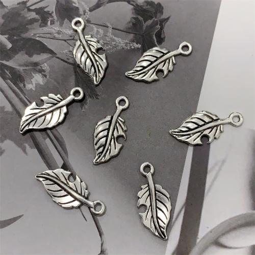 Pendentifs feuilles en alliage de zinc , Plaqué de couleur d'argent, DIY Vendu par sac