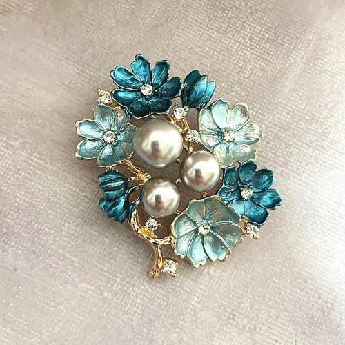 Zinc Alloy Jewelry Brooch, anoint, for woman & with rhinestone, golden [