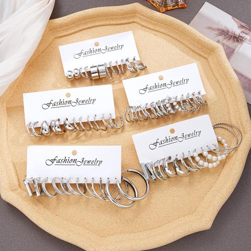 Boucle d'oreille en alliage de zinc en plastique perle, avec perle de plastique, Placage, bijoux de mode & styles différents pour le choix & pour femme, couleur originale, Vendu par fixé