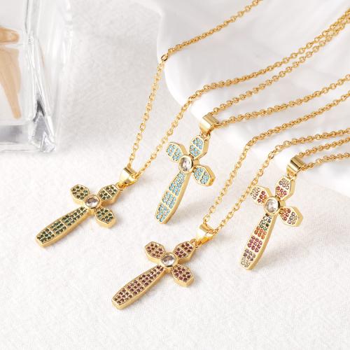 Collier en laiton cubique Zircon Micro Pave, avec 5cm chaînes de rallonge, croix, Placage de couleur d'or, bijoux de mode & normes différentes pour le choix & pavé de micro zircon, plus de couleurs à choisir cm, Vendu par PC