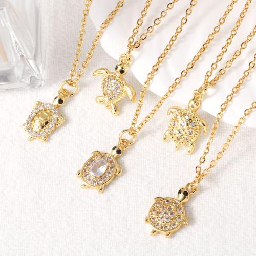 Collier en laiton cubique Zircon Micro Pave, tortue, Placage de couleur d'or, bijoux de mode & modèles différents pour le choix & pavé de micro zircon, doré, Vendu par PC