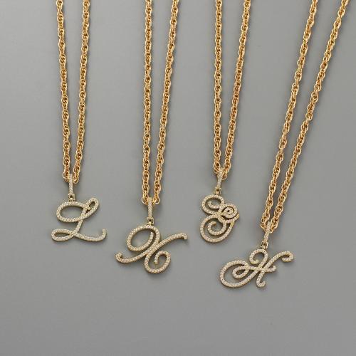 Collier en laiton cubique Zircon Micro Pave, Lettre d’alphabet, Placage de couleur d'or, styles différents pour le choix & pavé de micro zircon & pour femme, plus de couleurs à choisir, protéger l'environnement, sans nickel, plomb et cadmium cm, Vendu par PC