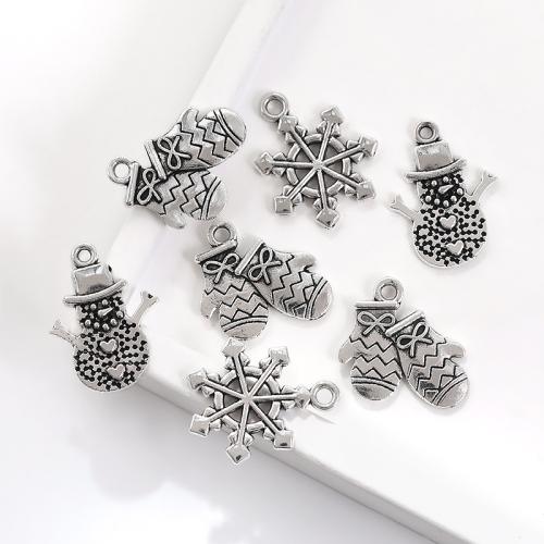 Pendentifs de Noël en alliage de zinc, Placage, Conception de Noël & DIY & styles différents pour le choix, plus de couleurs à choisir Vendu par sac