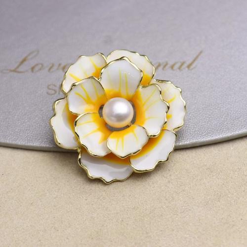 Broche émail, alliage de zinc, avec perle de plastique, fleur, Placage de couleur d'or, pour femme, 37mm, Vendu par PC