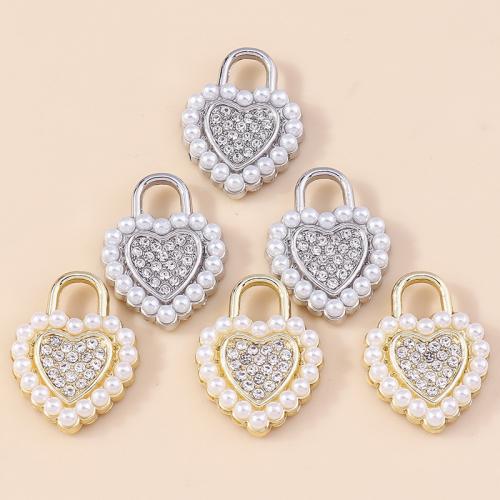 Colgantes plásticos de aleación de cinc, aleación de zinc, con Perlas plásticas, Corazón, chapado, Bricolaje & con diamantes de imitación, más colores para la opción, 4PCs/Bolsa, Vendido por Bolsa