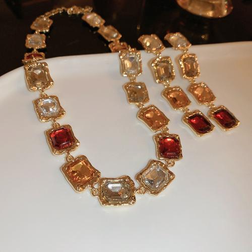 Strass Zink Legierung Schmuck Set, Zinklegierung, verschiedene Stile für Wahl & für Frau & mit Strass, farbenfroh, Necklace :48.5cm, stud :8x1.5cm., verkauft von PC