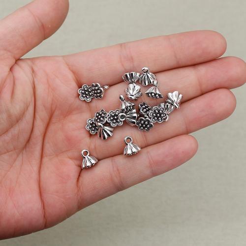 Colgantes de Aleación de Zinc en Forma Flor, de Lotus de Seedpod, chapado en color de plata, Bricolaje, plateado, 8x8mm, Vendido por UD