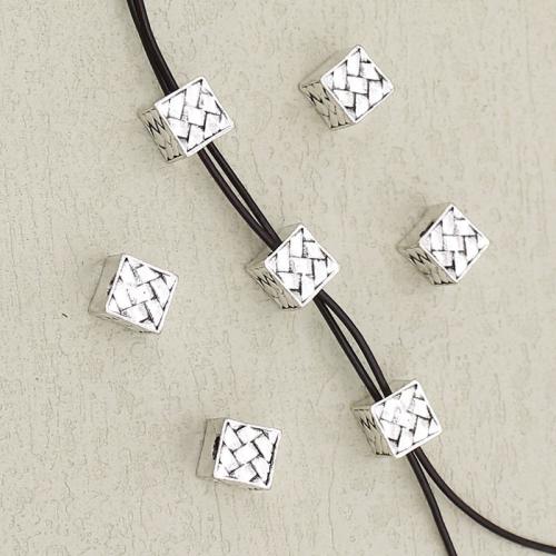 Zinklegierung Schmuckperlen, Quadrat, silberfarben plattiert, DIY, Silberfarbe, 7.5x7.5mm, Bohrung:ca. 2mm, verkauft von PC