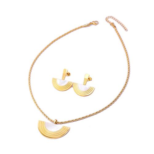 Ensemble de bijoux en acier de titane, Acier titane, Boucle d’oreille stud & bague, anneau & collier, avec coquille blanche, éventail, Placage, bijoux de mode & styles différents pour le choix & pour femme, doré, Necklace :40cm-5cm;Stud earrings :2.5cm., Vendu par fixé