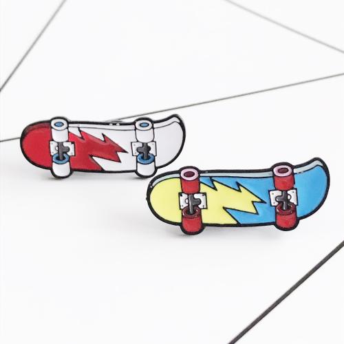 alliage de zinc broche, Planche à roulettes, unisexe & émail, plus de couleurs à choisir Vendu par PC