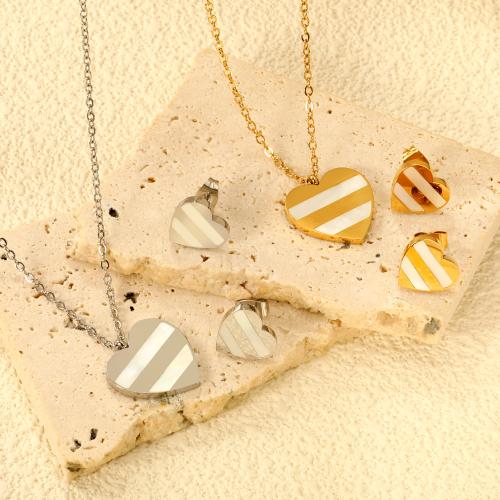 Conjuntos de joyería de acero inoxidable, acero inoxidable 304, Pendiente de stud & collar, con Nácar Blanca, Corazón, chapado, 2 piezas & para mujer, más colores para la opción, Vendido por Set[
