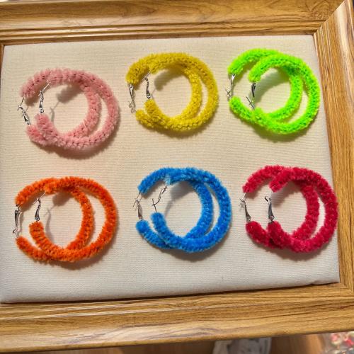 Peluche boucle d'oreille cercle, avec alliage de zinc, beignet, bijoux de mode & pour femme, plus de couleurs à choisir, 50mm, Vendu par paire