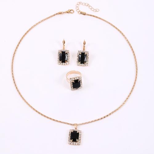 Zinklegierung Mode Schmuckset, Fingerring & Ohrring & Halskette, Geometrisches Muster, goldfarben plattiert, drei Stücke & für Frau & mit Strass, keine, necklace length 19.7inch, Größe:6-8, verkauft von setzen