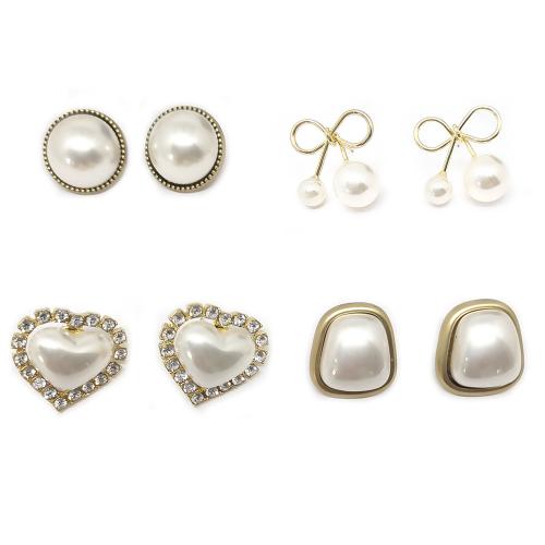 alliage de zinc boucle d oreille dormeuse, avec perle de plastique, Placage de couleur d'or, styles différents pour le choix & pour femme & avec strass, earring length 10-20mm, Vendu par paire