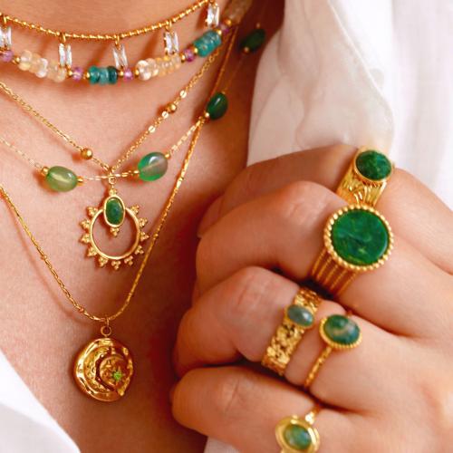 Acier titane parure de bijoux, avec Pierre naturelle, Placage de couleur d'or, styles différents pour le choix & pavé de micro zircon & pour femme, Vendu par PC