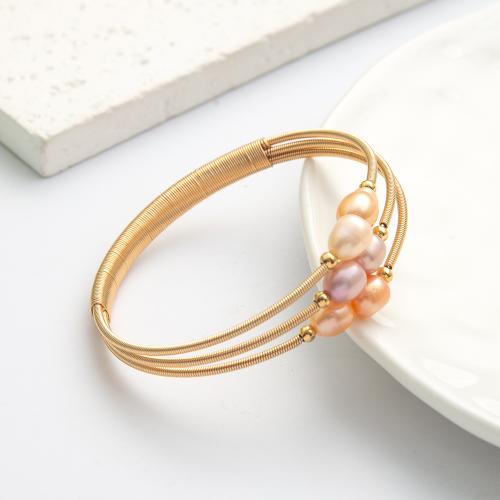perle d'eau douce cultivée bracelet manchette, avec Alliage, Irrégulière, Placage de couleur d'or, bijoux de mode, plus de couleurs à choisir, Diamètre inté Environ 55mm, Vendu par PC[