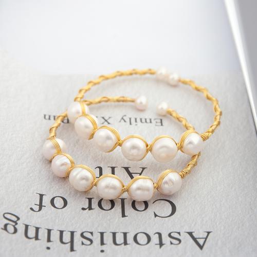 perle d'eau douce cultivée bracelet manchette, avec Alliage, pomme de terre, Placage de couleur d'or, bijoux de mode, plus de couleurs à choisir, Diamètre inté Environ 60mm, Vendu par PC[