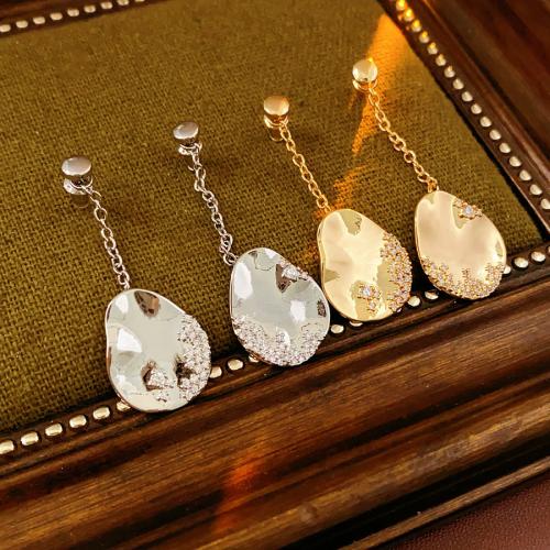 laiton Boucles d'oreilles asymétriques, Motif géométrique, Placage, bijoux de mode & pavé de micro zircon & pour femme, plus de couleurs à choisir Vendu par paire