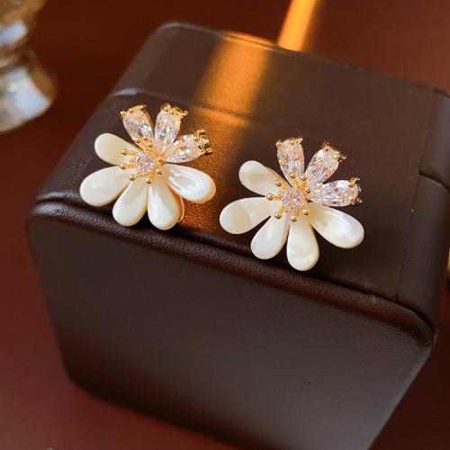 Messing Ohrstecker, mit Harz, Blume, goldfarben plattiert, Micro pave Zirkonia & für Frau, 20x20mm, verkauft von Paar