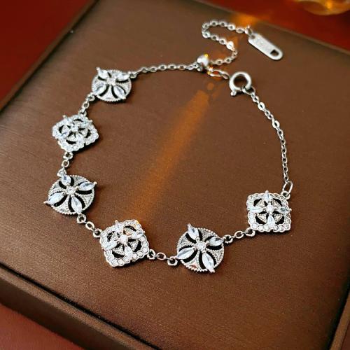 Messing Armband, vierblättriges Kleeblatt, silberfarben plattiert, Micro pave Zirkonia & für Frau & hohl, Länge:ca. 8.3 ZollInch, verkauft von PC