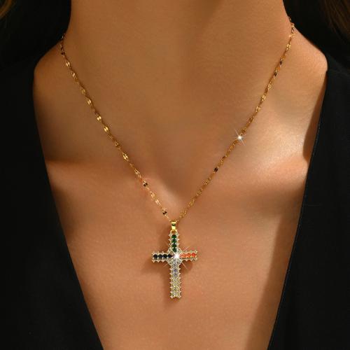 Acier titane collier, avec 2.4inch chaînes de rallonge, croix, Placage, pavé de micro zircon & pour femme, plus de couleurs à choisir Environ 15.4 pouce, Vendu par PC