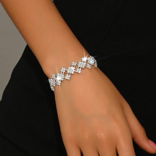laiton bracelet, Motif géométrique, Placage de couleur argentée, pour femme & avec strass Environ 6.7 pouce, Vendu par PC