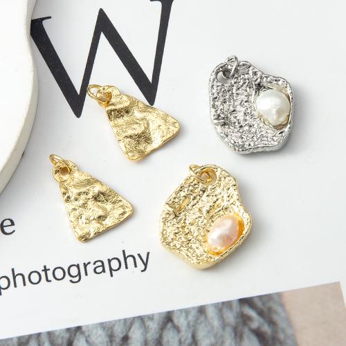 Bijoux pendentifs en laiton, avec perle d'eau douce cultivée, Placage, bijoux de mode, plus de couleurs à choisir, protéger l'environnement, sans nickel, plomb et cadmium Vendu par PC