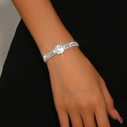 laiton bracelet, fleur, Placage de couleur argentée, pavé de micro zircon & pour femme Environ 7 pouce, Vendu par PC