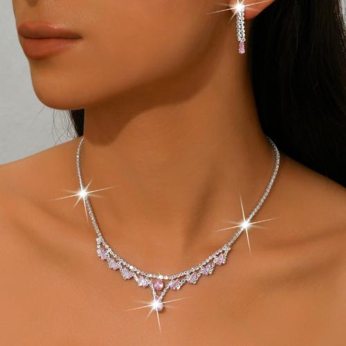 laiton parure de bijoux, boucle d'oreille & collier, avec cristal, Placage de couleur argentée, 2 pièces & pour femme & avec strass, plus de couleurs à choisir, Vendu par fixé