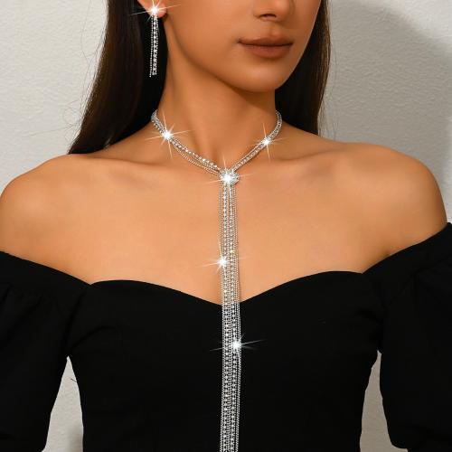 laiton parure de bijoux, boucle d'oreille & collier, Placage de couleur argentée, 2 pièces & pour femme & avec strass, Vendu par fixé