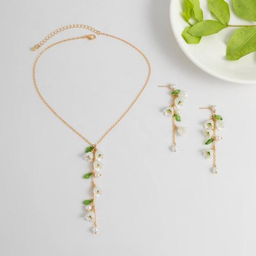 Acrylique parure de bijoux, avec chaîne en laiton & plastique & perle de plastique, Placage, bijoux de mode & styles différents pour le choix & pour femme, doré, Vendu par PC