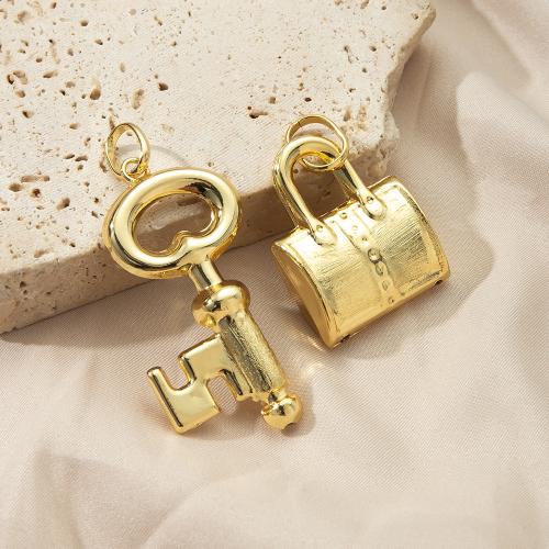 laiton Pendentif, Placage, bijoux de mode, plus de couleurs à choisir, protéger l'environnement, sans nickel, plomb et cadmium Vendu par PC