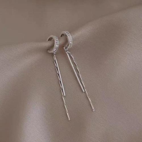 alliage de zinc manchette d'oreille, glandpompon, Placage de couleur argentée, pour femme & avec strass Vendu par paire