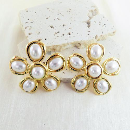 Boucle en acier inoxydable, Acier inoxydable 304, avec perle de plastique, fleur, Plaqué or 18K, bijoux de mode & pour femme, Vendu par paire