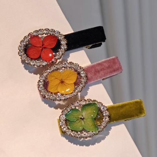 alliage de zinc Clip bec, avec Flocage de tissu & Fleurs séchées, bijoux de mode & pour femme & autocollant époxyde & avec strass, plus de couleurs à choisir, Vendu par PC