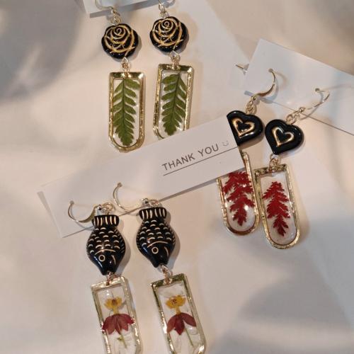 Zinc Alloy Drop Earring, with Dried Flower & Plastic, fashion jewelry & for woman & epoxy gel 