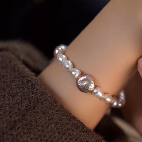 bracelet en laiton de perle d'eau douce cultivée, avec laiton, Baroque, Placage de couleur d'or, bijoux de mode, couleurs mélangées Vendu par brin