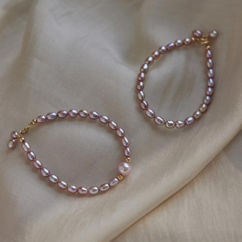bracelet en laiton de perle d'eau douce cultivée, avec laiton, riz, Placage de couleur d'or, bijoux de mode, couleurs mélangées Vendu par brin