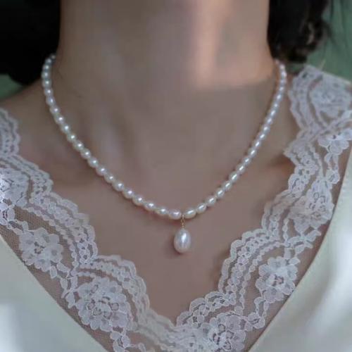 Природное пресноводное жемчужное ожерелье, Пресноводные жемчуги, с Латунь, Рисообразная, плакирован золотом, ювелирные изделия моды, белый продается Strand[