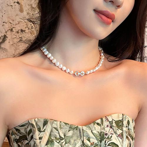 Пресноводные жемчуги Ожерелье, с Латунь, Стиль Барокко, Другое покрытие, ювелирные изделия моды & инкрустированное микро кубического циркония, Много цветов для выбора, продается Strand[