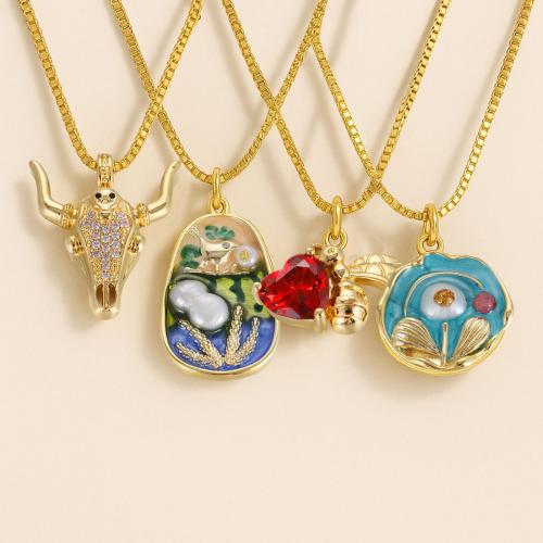 Collier en laiton cubique Zircon Micro Pave, avec coquille, Placage de couleur d'or, bijoux de mode & pavé de micro zircon & émail, plus de couleurs à choisir, Vendu par PC