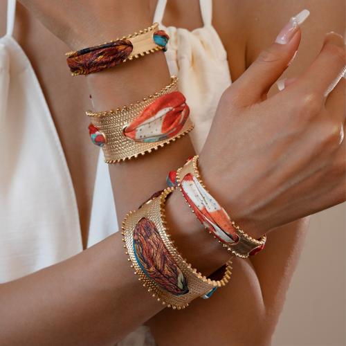 Zink Legierung Stulpe-Armband, Zinklegierung, goldfarben plattiert, Modeschmuck, keine, verkauft von PC