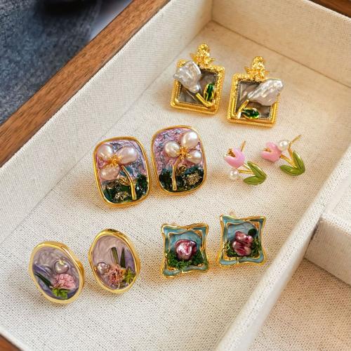 Boucles d'oreilles d'eau douce de Perle , perle d'eau douce cultivée, avec laiton, Placage, bijoux de mode & émail, plus de couleurs à choisir, protéger l'environnement, sans nickel, plomb et cadmium Vendu par paire