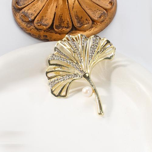 Broche perle d'eau douce, alliage de zinc, avec perle d'eau douce cultivée, Placage de couleur d'or, bijoux de mode & avec strass, plus de couleurs à choisir Vendu par PC