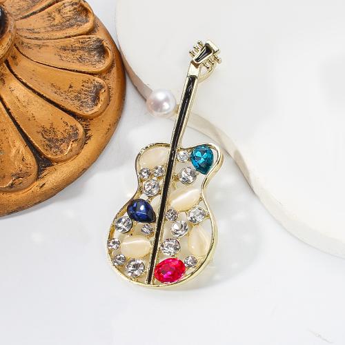 Broche perle d'eau douce, alliage de zinc, avec perle d'eau douce cultivée, Placage de couleur d'or, bijoux de mode & émail & avec strass, plus de couleurs à choisir Vendu par PC