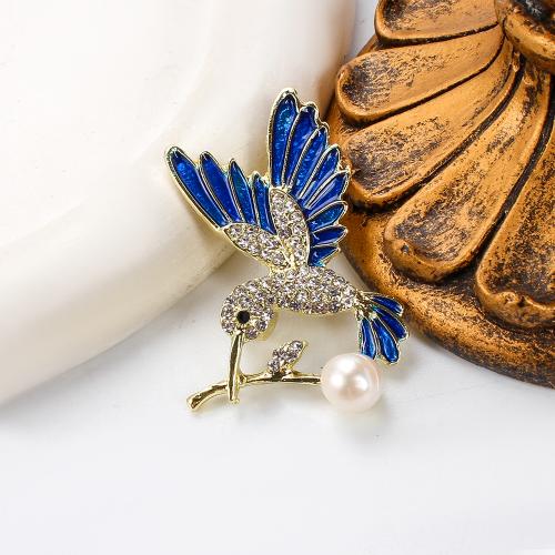 Broche perle d'eau douce, perle d'eau douce cultivée, avec alliage de zinc, Placage de couleur d'or, bijoux de mode & émail & avec strass, plus de couleurs à choisir Vendu par PC
